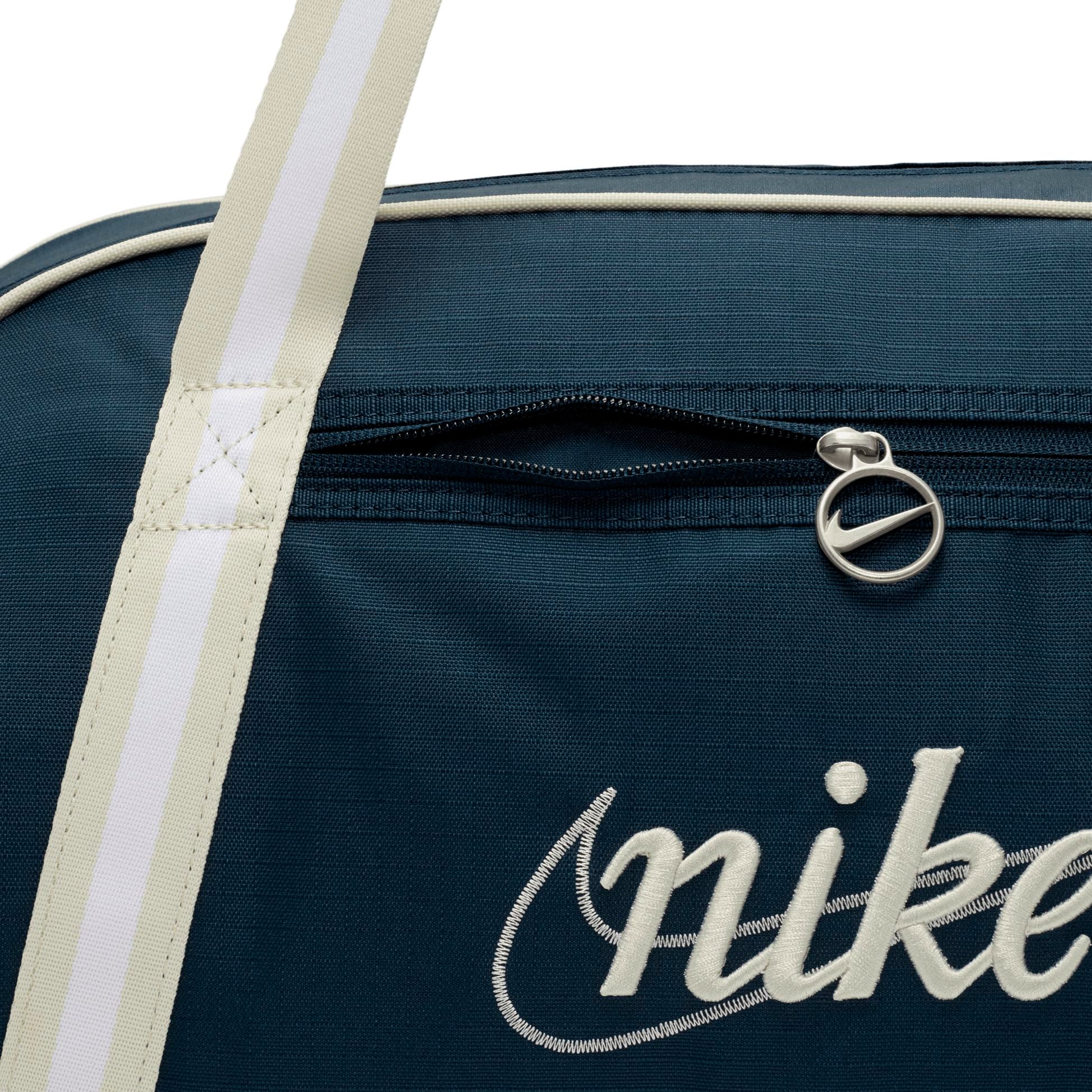 NIKE, NIKE GYM CLUB TRAINING BAG (24L)